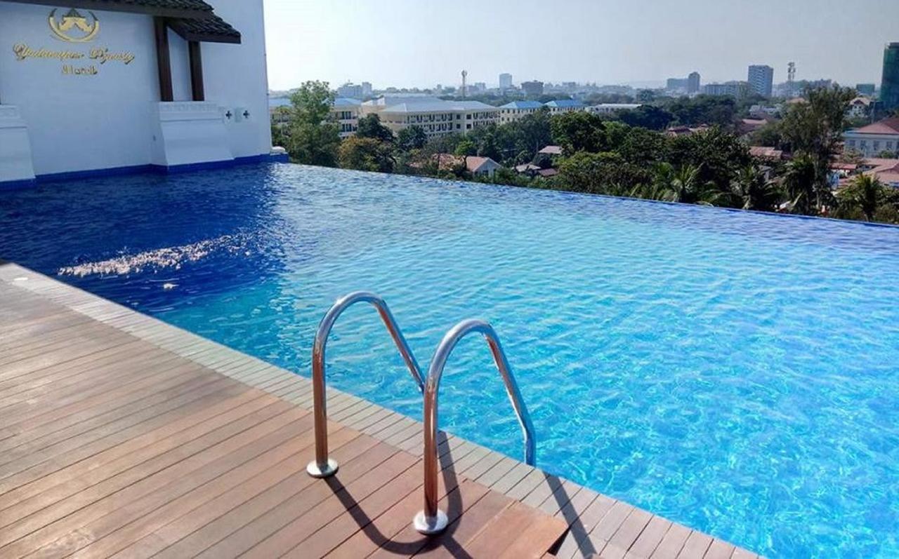 Yadanarpon Dynasty Hotel Mandalay Esterno foto
