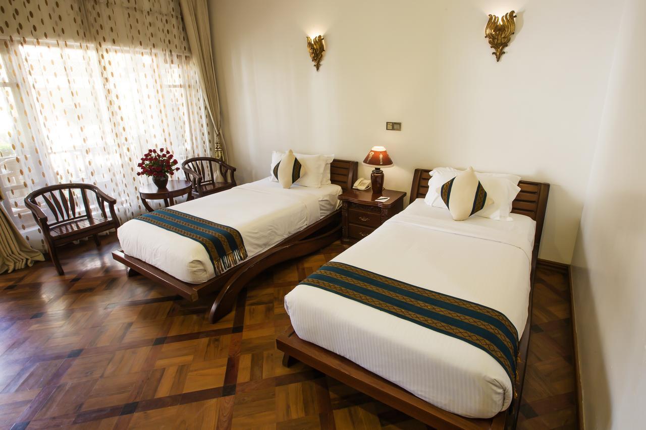 Yadanarpon Dynasty Hotel Mandalay Esterno foto